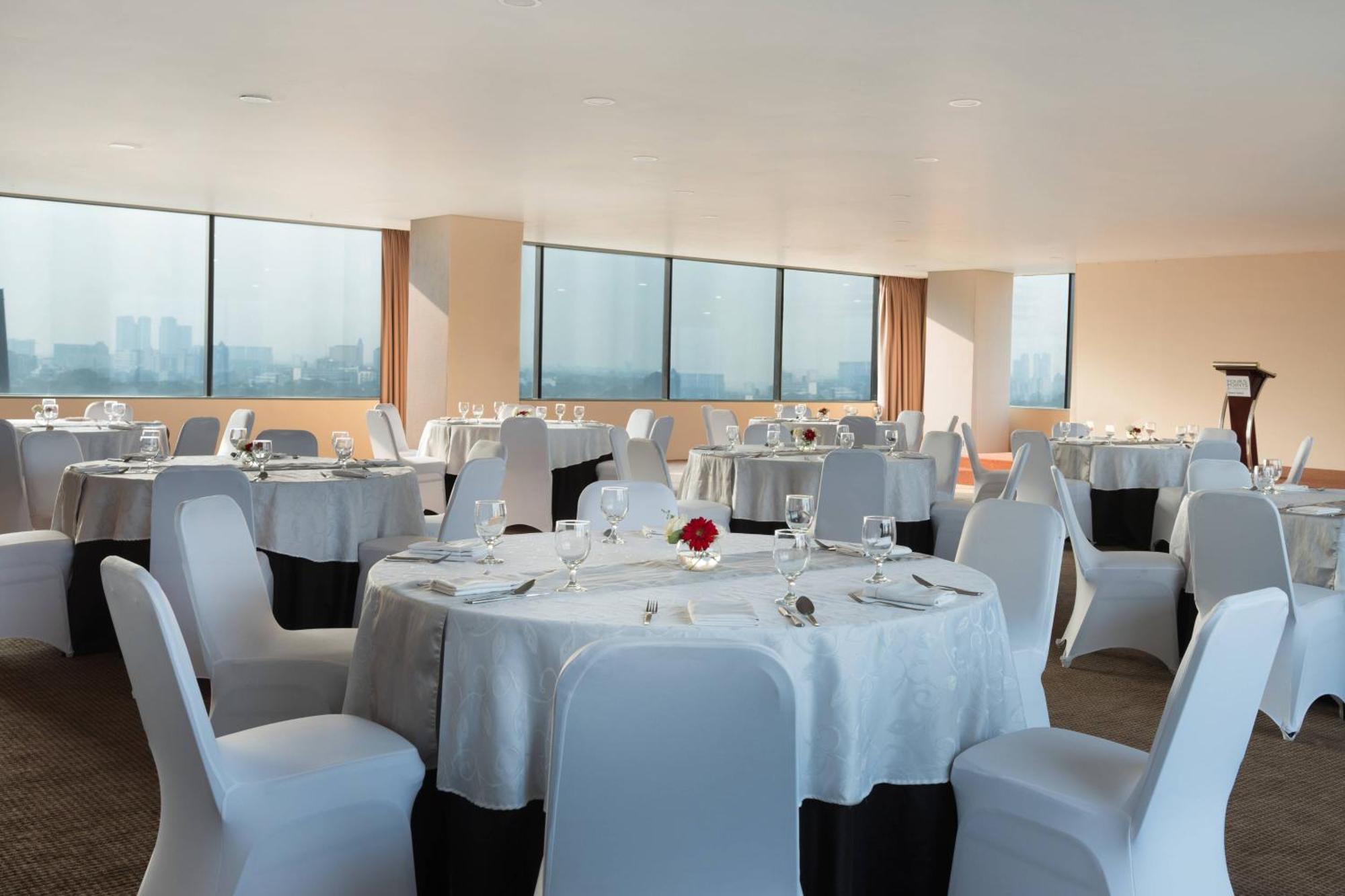 Four Points By Sheraton Jakarta Thamrin Jacarta Exterior foto